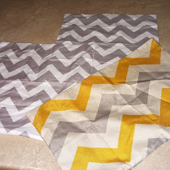 3 Decor Pillow Cases - Picture 8 of 9